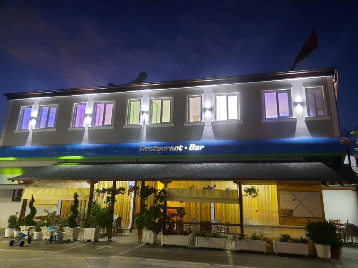Hotel Megniar Lushnje ภายนอก รูปภาพ