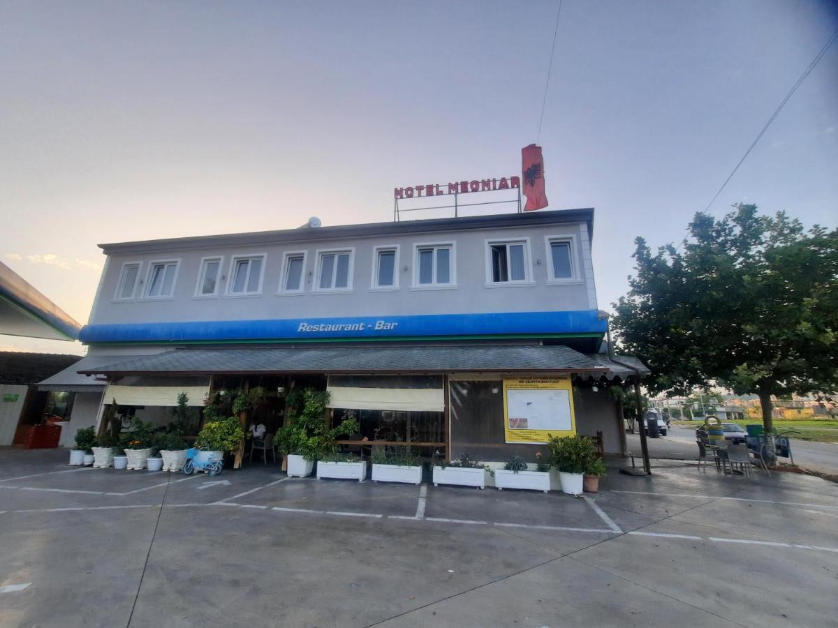 Hotel Megniar Lushnje ภายนอก รูปภาพ