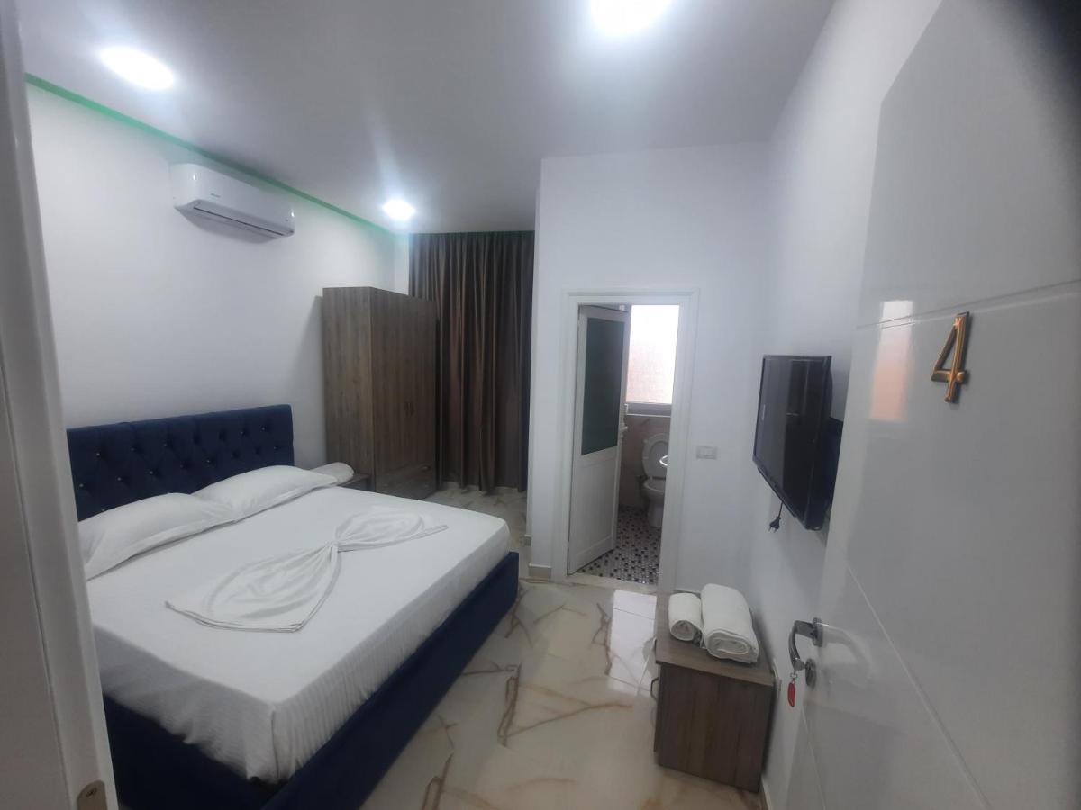 Hotel Megniar Lushnje ภายนอก รูปภาพ