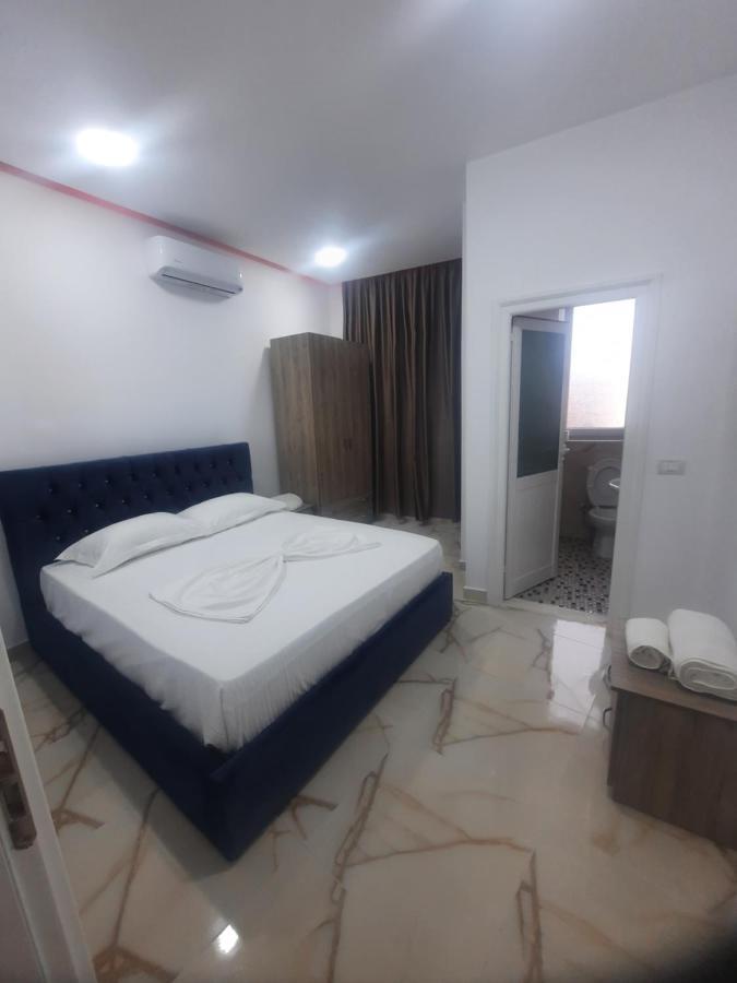 Hotel Megniar Lushnje ภายนอก รูปภาพ